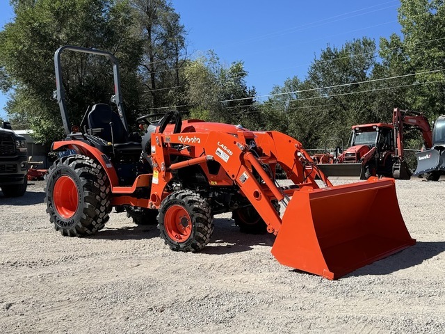 2023 KUBOTA LX4020HSD - K8327