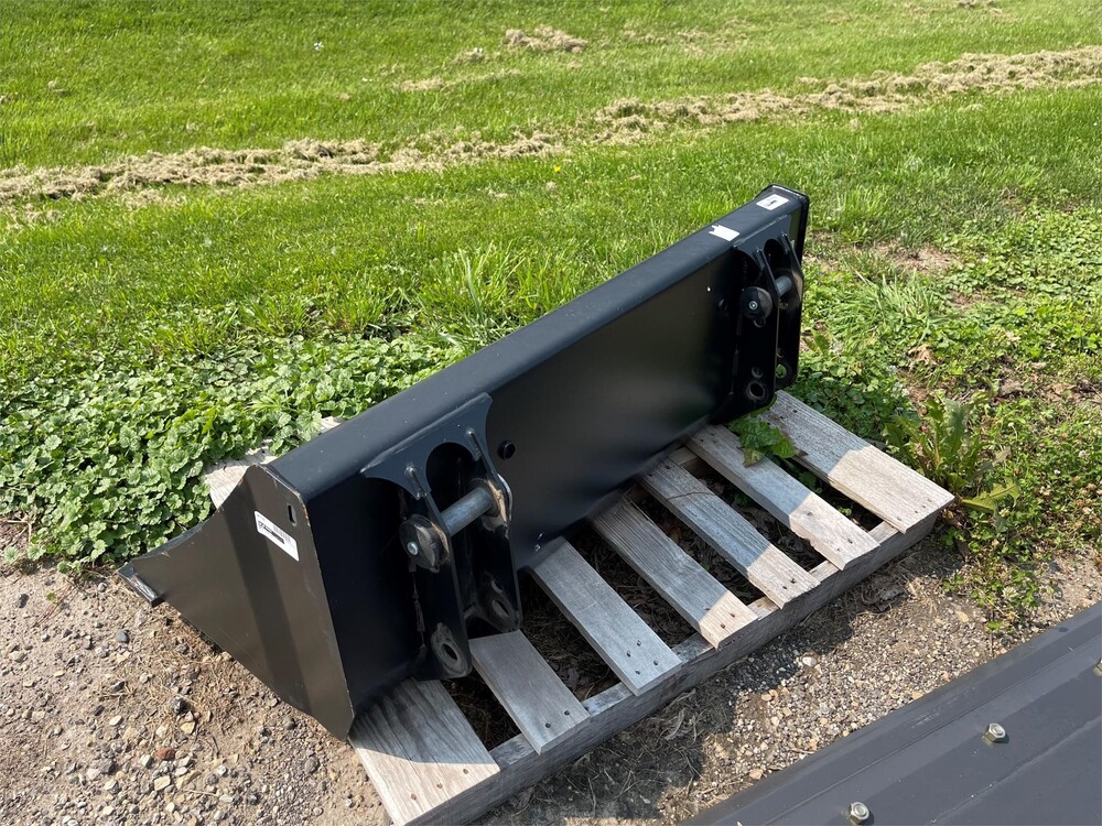 MASSEY FERGUSON 48' BUCKET 017118 St. Joseph Equipment