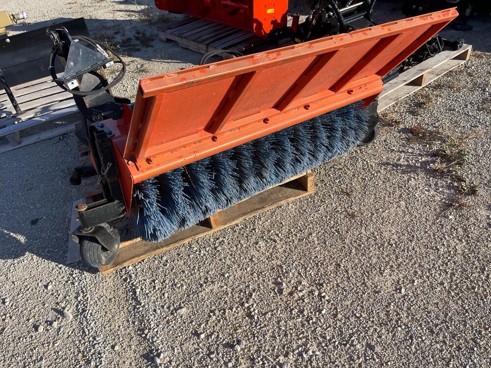 KUBOTA BX2537A BROOM 023985 St. Joseph Equipment