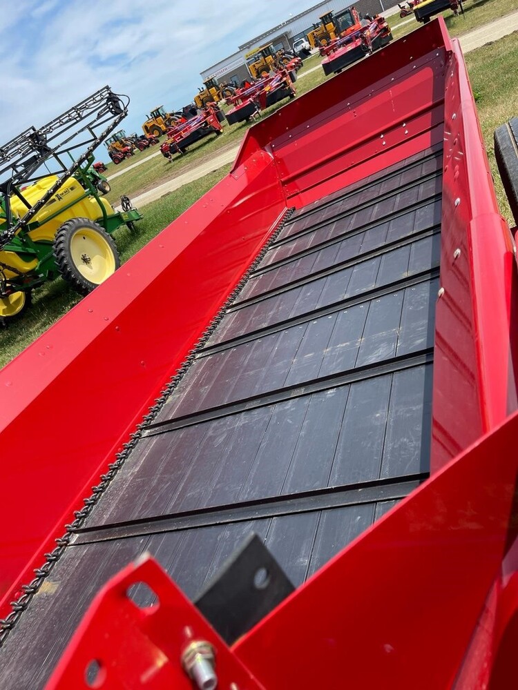 NEW HOLLAND 185 025687 St. Joseph Equipment