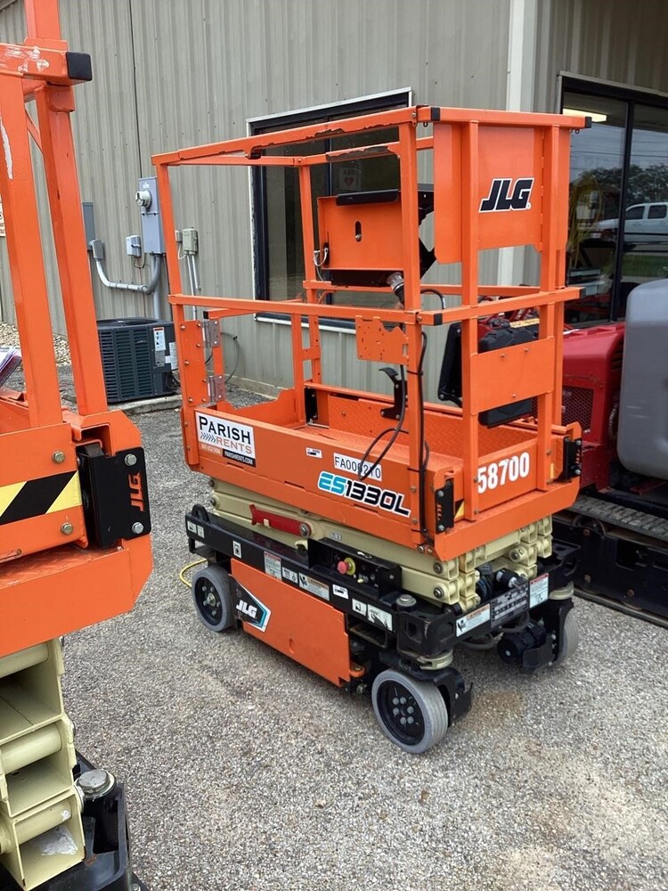 JLG ES1330L - 0101FA000210